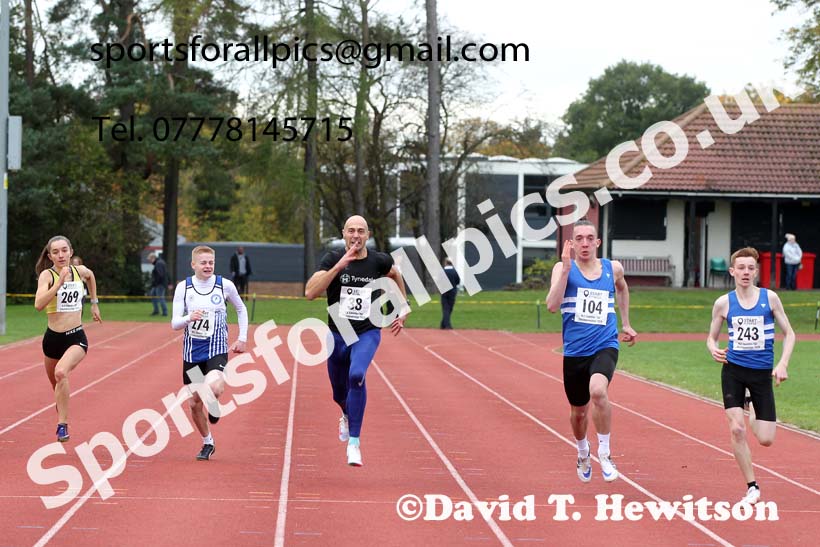 200 metres, NECAA Open Meeting, Morpeth, Sunday, October 18th. David T. Hewitson/Sports for All Pics